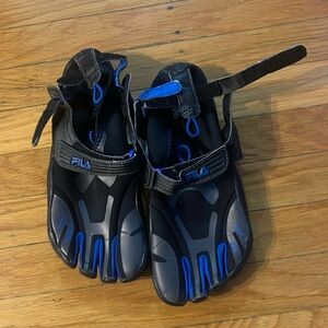 FILA five toe water shoes. Size 6